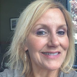 Meet your Posher, Pam